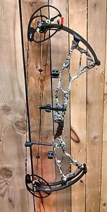 BOWTECH BTX CAMO RH 70#  MINT CONDITION