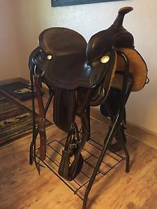 Immaculate 15" Crates Trail Saddle