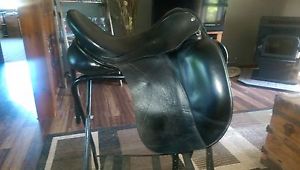 Custom Saddlery Dressage Saddle