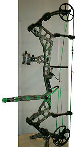 NEW Bear Archery Tremor Compound Bow RH 60-70# Custom & RTH