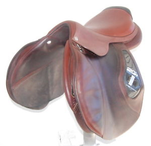 17" CWD 2Gs SADDLE (SO19097) NEW SEAT, VERY GOOD CONDITION !! - DWC