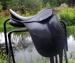 Schleese   JANE SAVOIE  Black Dressage Saddle 17 Inch