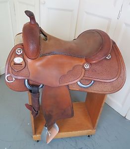 15.5" Bob's Custom Bob Avila reining saddle   NO RESERVE