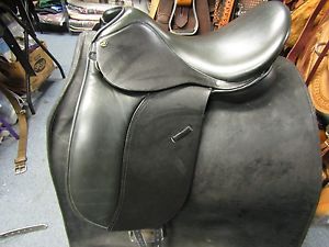 Klemke Pro Dressage Saddle 17" exchangable tree comes with medium