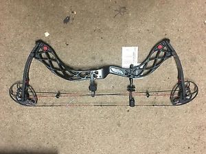 BOWTECH CARBON OVERDRIVE 60-70# BLACK RH NEW