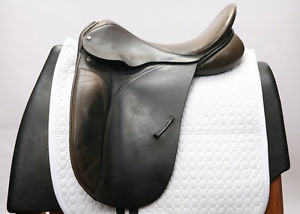 USED COUNTY COMPETITOR 17.5" M BLACK DRESSAGE SADDLE