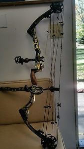 Barnsdale RH elite riser, shoot through system, 50-60lbs, 29"draw, great cond.