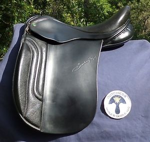 IDEAL 18" DREASSAGE SADDLE 0431