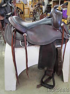 Reinsman Comfort Fit Deluxe 17" Trail Saddle Lightly Used