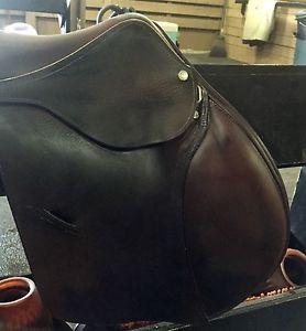 Childeric saddle, 17.5, with Leathers