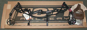 Hoyt Carbon Defiant Compound Bow Right Hand 70 Lbs #2 Cam Blackout