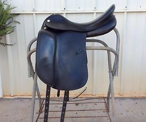 Prestige Top Dressage Saddle 18" 33cm M/MW, Near Demo Condition & Adjustable