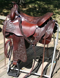 Tucker Coronado Trail Saddle with Breast Collar, 17.5", Medium Tree