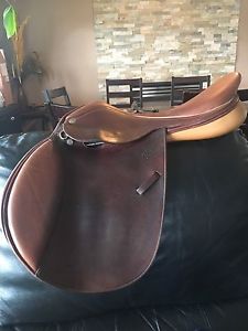 15 3/4in Close Contact Pessoa Pony Jumping Saddle