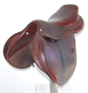 16.5" CWD SE02 SADDLE (SO17818) VERY GOOD CONDITION !! - DWC - CAN