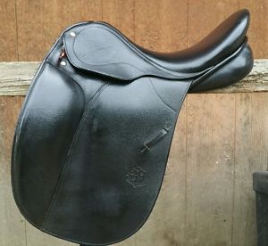 Philippe Fontaine dressage saddle (Stubben)- 30 cm medium wide tree
