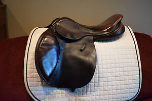 County Stabilizer XTR 17" Seat Wide W Tree Wool Flocked Jumping Saddle 2005 CC
