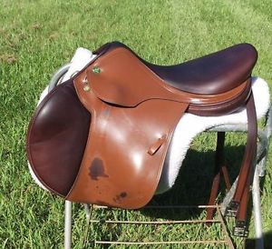 Prestige Eventing saddle 17/34 (equivalent to a 17.5") REDUCED