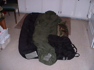 NEW US MILITARY 4PC. MODULAR SLEEP SYSTEM WITH GORETEX BIVEY COVER SLEEPING BAG