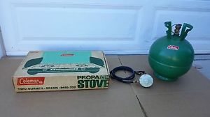 1970 Coleman Deluxe 2 Burner Propane Camp Stove Model 5410-700 w/ Tank USED ONCE