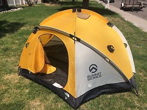 The North Face VE-25 Summit Series Tent w/footprint