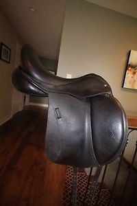 Custom Saddlery Revolution Black 18" dressage saddle Med Tree