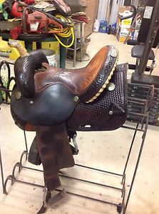Circle Y 14" Seat Barrel Saddle Basket Weave. Excellent Condition.