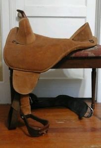Nice 16.5" Bob Marshall treeless saddle, brown suede