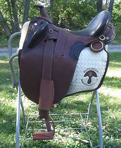 DOWN UNDER SADDLE SUPPLY 18.5" KIMBERLY STOCK W/ HORN  SADDLE and FLEECE PAD