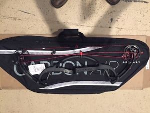 PSE Carbon Air 70# RH Compound Bow