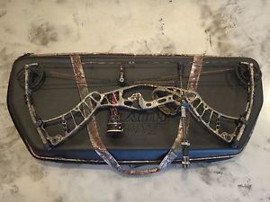 HOYT NITRUM 27"  RH  60# - 70# Bow Camo - Loaded and "Ready to Shoot"!