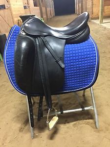 Prestige dressage saddle