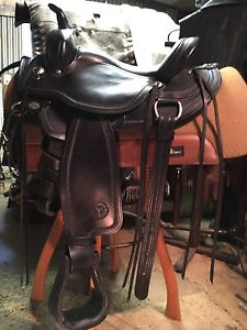 Circle Y Flex 2 Saddle With Matching Black Back Cinch And Breast Collar