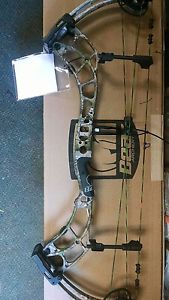 New 2016 Bear Archery Escape SD 40-55# RH Bow Realtree Xtra Green Camo 325fps!!