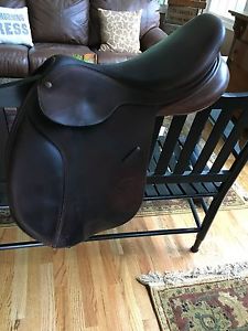 Older Bates Caprilli 17" Close Contact Saddle