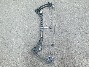 Mathews Halon X Right Handed 29" 60-70 LB Bow