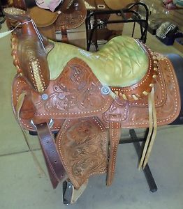 15.5" USED VINTAGE PLEASURE TRAIL SADDLE WITH TAPADEROS 3 1006