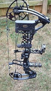 Mathews halon 6 black tactical excellent condition!!! And free game camera