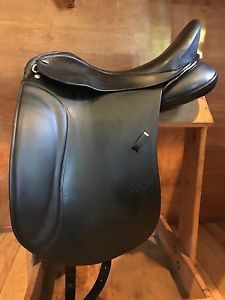 Sommer Dressage Saddle