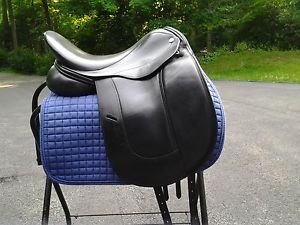 Frank Baines Aires De Haute Dressage Saddle - Size 17.5"Black