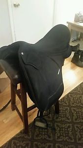Wintec pro dressage saddle 18 inch