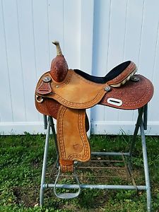 TEX TAN 15" barrel saddle, lightly used.