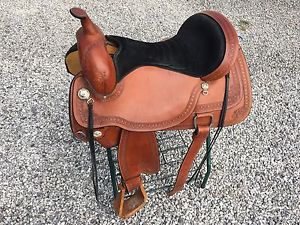 Circle Y Flex2 Trail Saddle, 17" seat