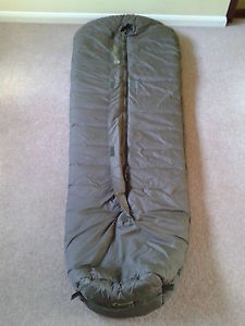 Carinthia Defence 4 Olive 200 + Tropen Sand 200 Sleeping Bags + Liner 200 Olive