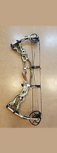 Hoyt Carbon Spyder ZT Turbo #3 Cam RH 70# 28.5 inch draw Max-1 Camo