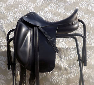 Amerigo Vega    Dressage Saddle  17 Inch