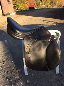 Prestige Versailles Saddle 17in Medium Tree In Excellent Condition