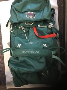 Osprey Aura AG 65 Women's Internal Frame Backpack-Medium Rainforest Green