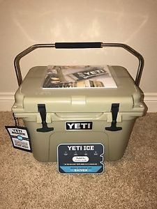 Yeti Roadie 20 Cooler Tan Brand New Over Night Shipping