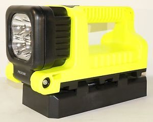 New Pelican 9415 Rechargeable LED Lantern 413 Lumens Water Resistant Green